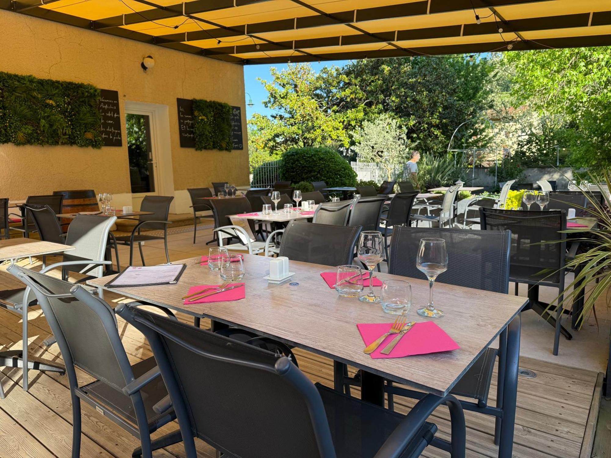 Hotel Restaurant La Desirade Saint-Désirat Dış mekan fotoğraf